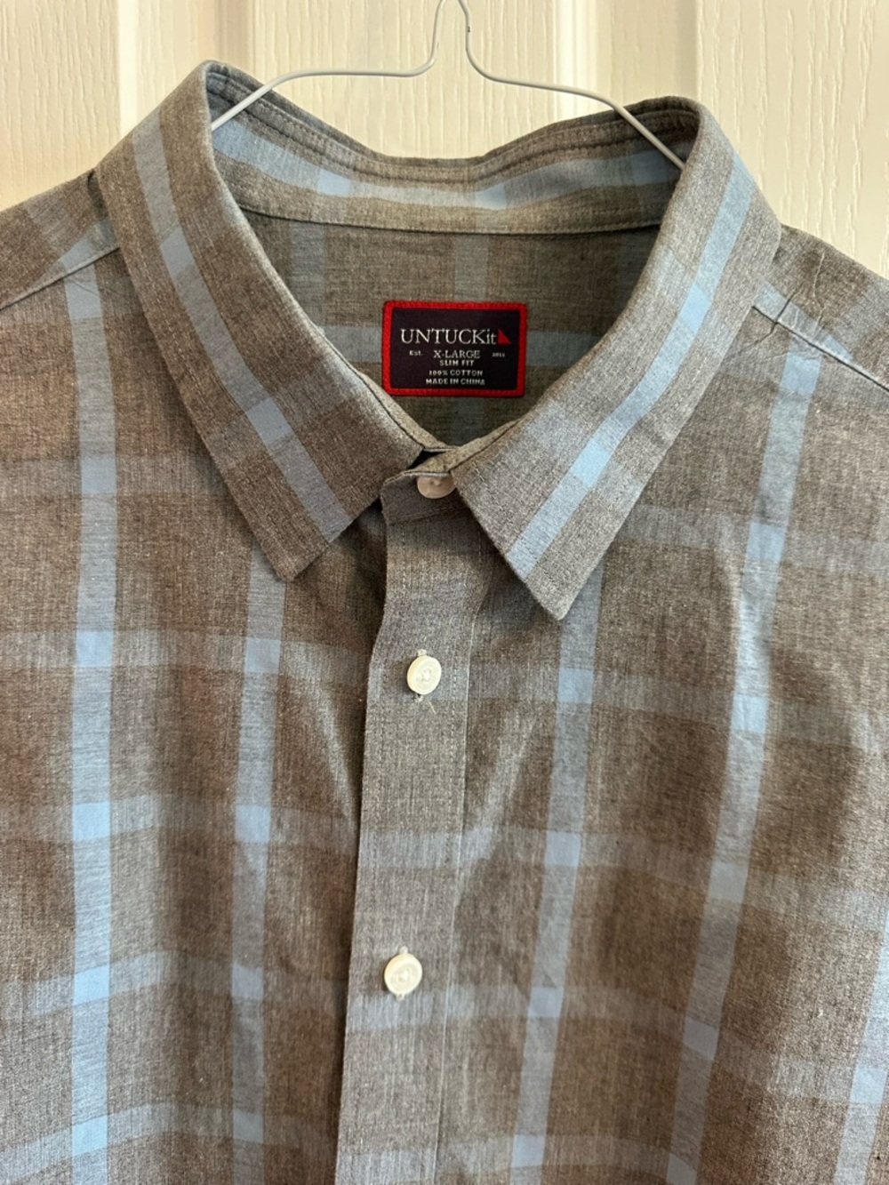 UNTUCKit Men's Grey and Blue Plaid Button-Down Shirt